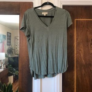 Cloth and Stone olive speckled v neck